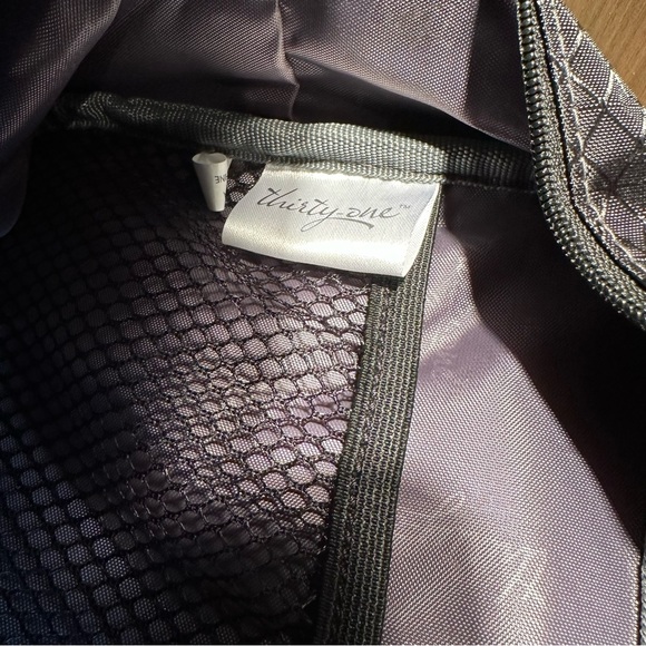 🎉 HP 🎊 Thirty-One Black Small Travel Bag - Picture 8 of 8